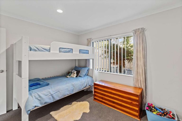 Photo of property in 11 O'sullivan Place, Waiuku, 2123