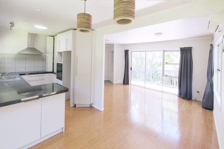 Photo of property in 27 Glencourt Place, Glenfield, Auckland, 0629