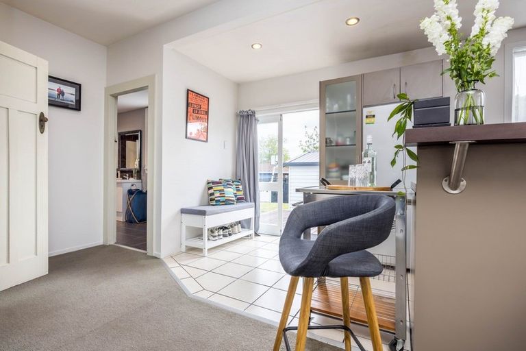 Photo of property in 22 Te Atatu Road, Te Atatu South, Auckland, 0610