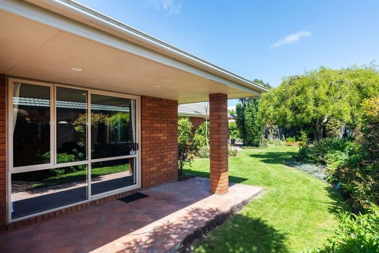Photo of property in 25 Chesterfield Mews, Russley, Christchurch, 8042