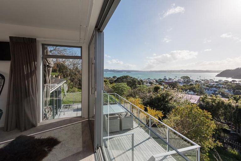 Photo of property in 3 Oneroa Road, Russell, 0202