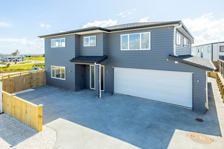 Photo of property in 16 Te Aramanu Crescent, Papakura, 2110
