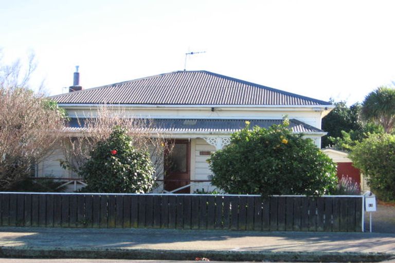 Photo of property in 11 Edgeware Road, Palmerston North, 4410