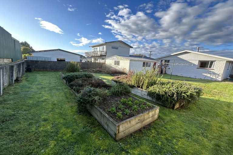 Photo of property in 16 Gimblett Street, Waikiwi, Invercargill, 9810