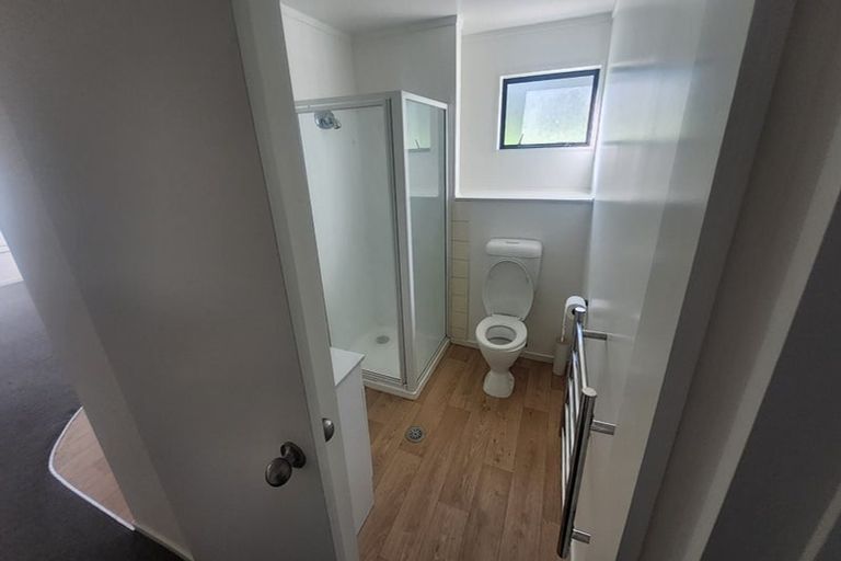 Photo of property in 92 Caribbean Drive, Unsworth Heights, Auckland, 0632