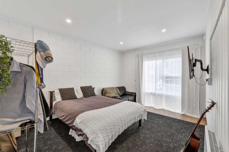 Photo of property in 15b Mayfair Place, Westown, New Plymouth, 4310