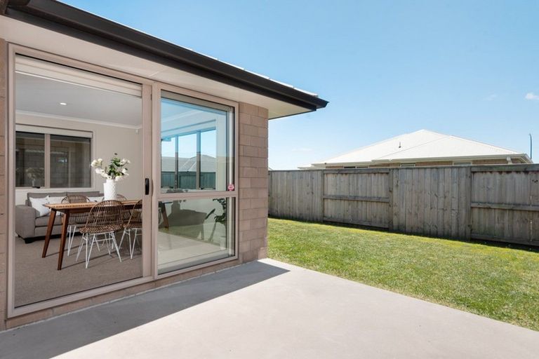 Photo of property in 12 Oka Street, Papamoa Beach, Papamoa, 3118