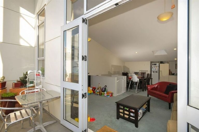 Photo of property in Dixonlane Apartments, 1/7 Feltex Lane, Te Aro, Wellington, 6011
