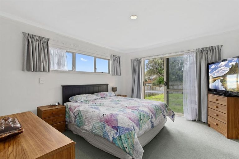 Photo of property in 64 Village Park Drive, Welcome Bay, Tauranga, 3112