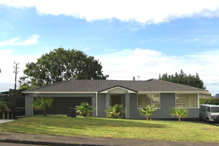 Photo of property in 16 Harmel Road, Glendene, Auckland, 0602