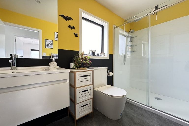 Photo of property in 22 Palmer Crescent, Silverstream, Upper Hutt, 5019