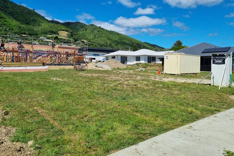 Photo of property in 49 Matenga Street, Waikanae, 5036