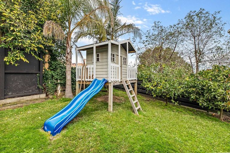 Photo of property in 2/352 Bucklands Beach Road, Bucklands Beach, Auckland, 2012