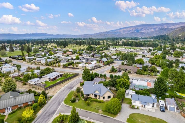 Photo of property in 24 Whitby Street, Clyde, 9330