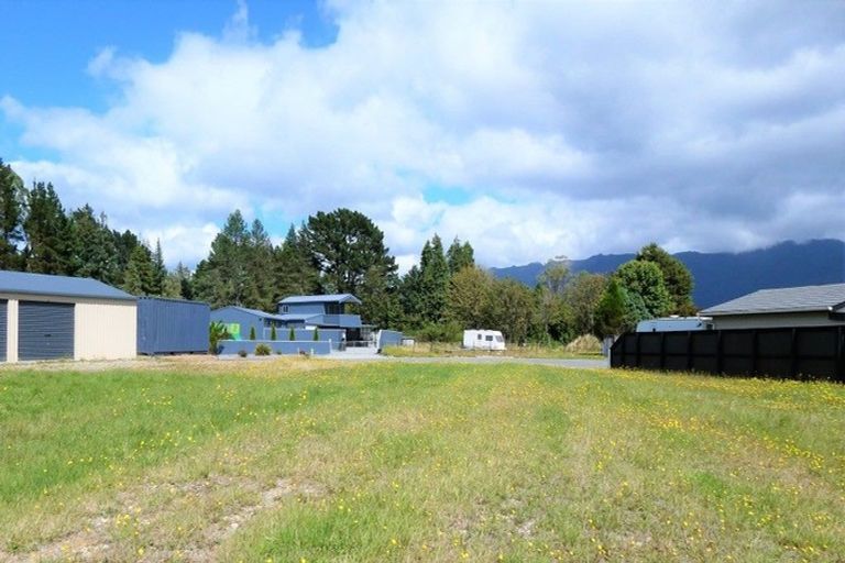 Photo of property in 11 Pukaki Avenue, Ngahere, 7872
