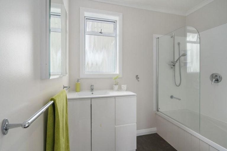 Photo of property in 23 Kent Crescent, Awapuni, Palmerston North, 4412