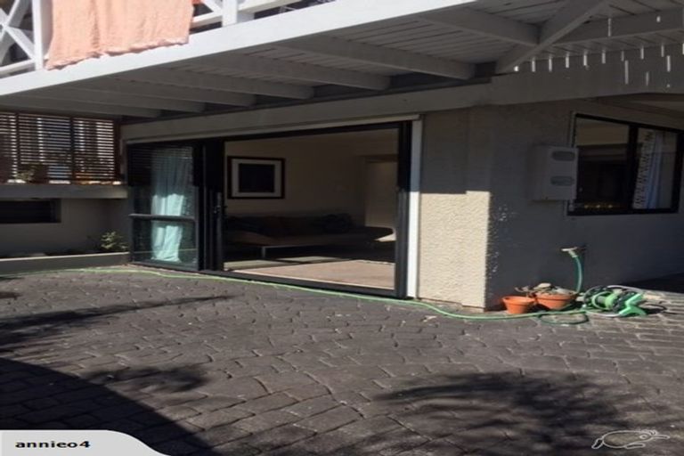 Photo of property in 1/10 Sylvan Park Avenue, Milford, Auckland, 0620