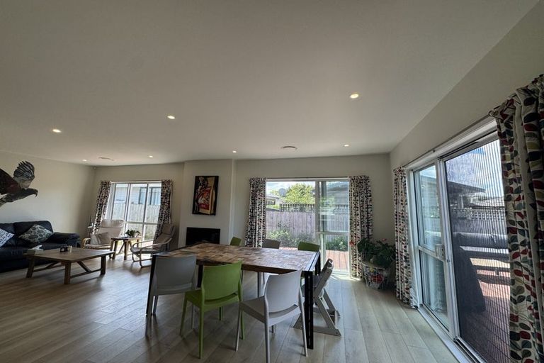 Photo of property in 18 Marie Costello Way, Beach Haven, Auckland, 0626