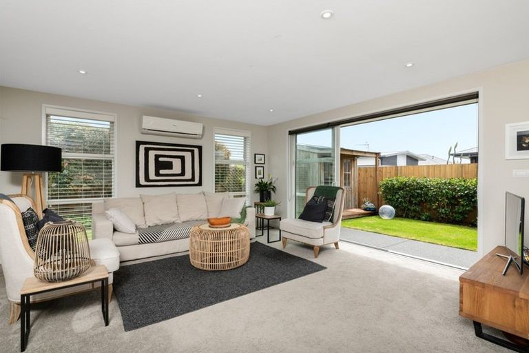 Photo of property in 45 Butterworth Crescent, Papamoa Beach, Papamoa, 3118