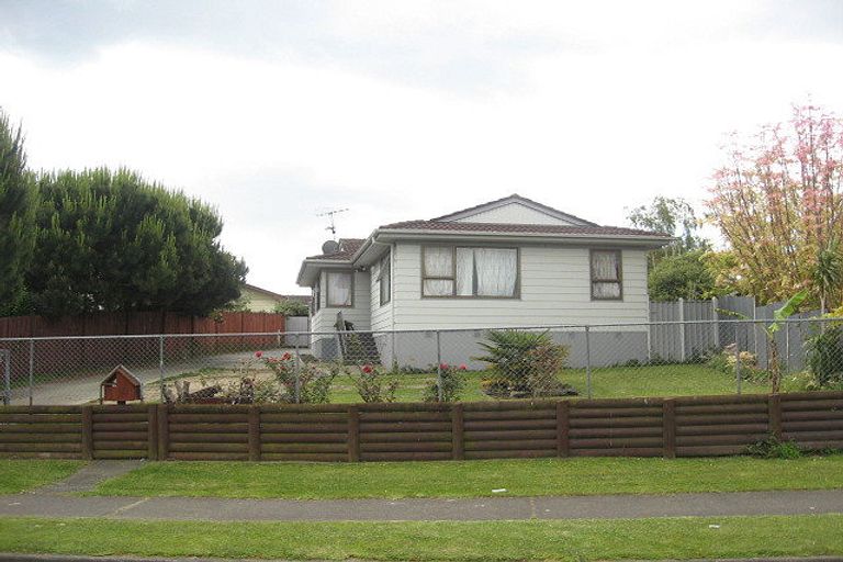 Photo of property in 41 Sharland Avenue, Manurewa, Auckland, 2102