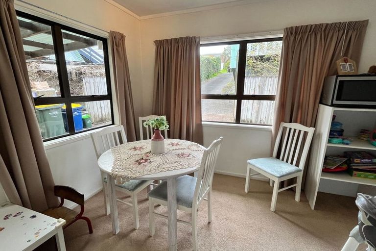 Photo of property in 1/7 Waverley Avenue, Glenfield, Auckland, 0629