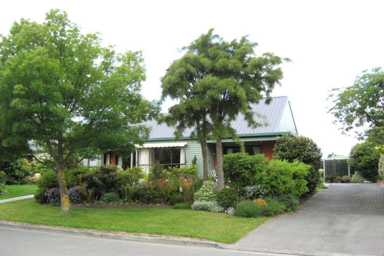 Photo of property in 2/3 Cricklewood Place, Avonhead, Christchurch, 8042