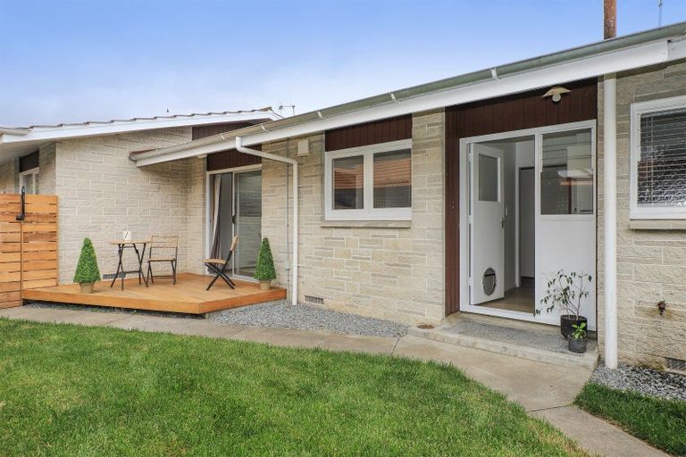 Photo of property in 2/707 York Street, Mahora, Hastings, 4120