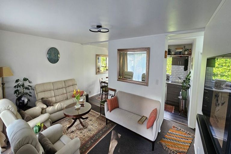 Photo of property in 1/13 Montclair Rise, Browns Bay, Auckland, 0630