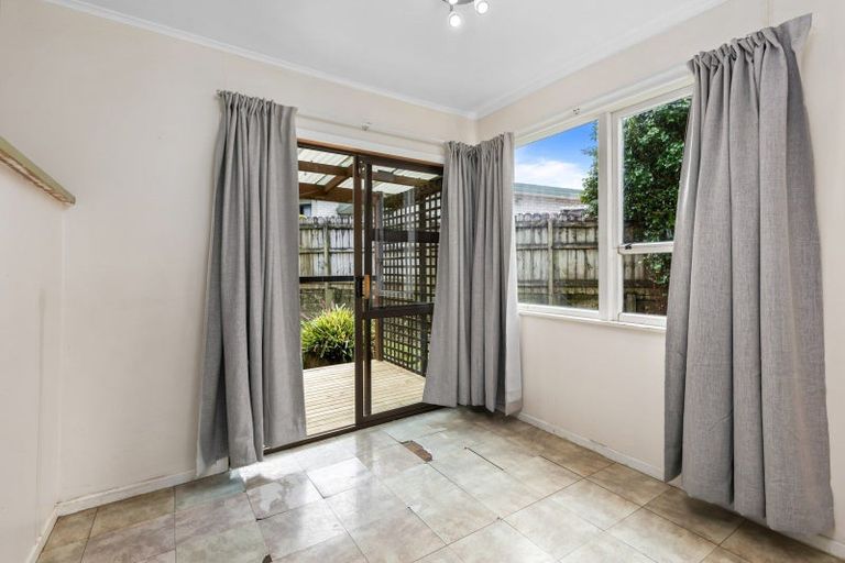 Photo of property in 6 Palmer Avenue, Glen Eden, Auckland, 0602