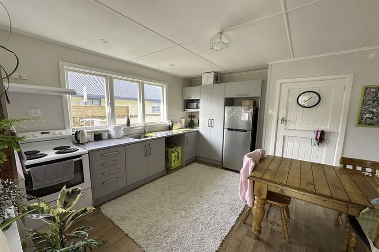 Photo of property in 70 Mckenzie Street, Geraldine, 7930