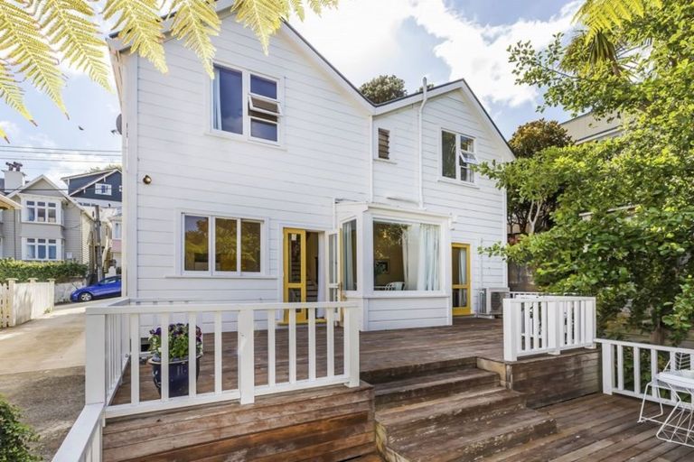 Photo of property in 104 Elizabeth Street, Mount Victoria, Wellington, 6011