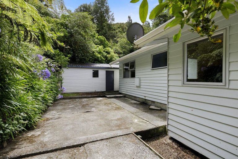 Photo of property in 7 Waipuna Grove, Stokes Valley, Lower Hutt, 5019