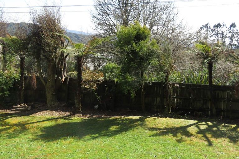 Photo of property in 15 Grey Road, Reefton, 7830
