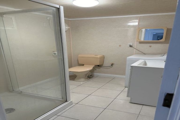 Photo of property in 113 Akaroa Drive, Maupuia, Wellington, 6022