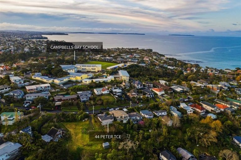 Photo of property in 44 Peter Terrace, Castor Bay, Auckland, 0620