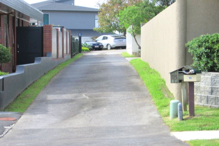 Photo of property in 15 Clyside Avenue, Half Moon Bay, Auckland, 2012