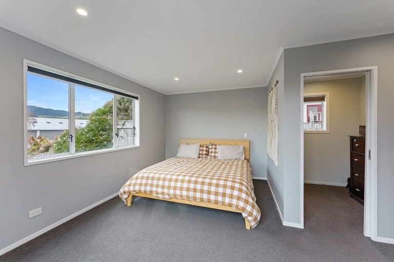 Photo of property in 33 Margaret Road, Raumati Beach, Paraparaumu, 5032