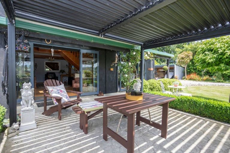 Photo of property in 72 Township Road, Kumeroa, Woodville, 4997