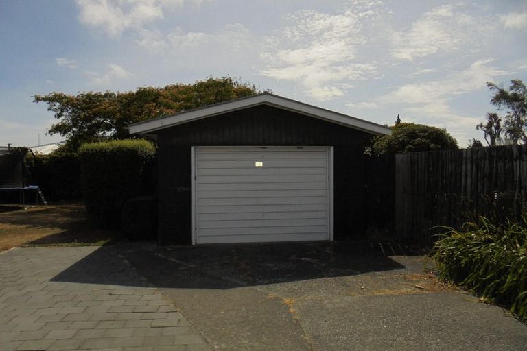 Photo of property in 11 Everest Street, Burnside, Christchurch, 8053