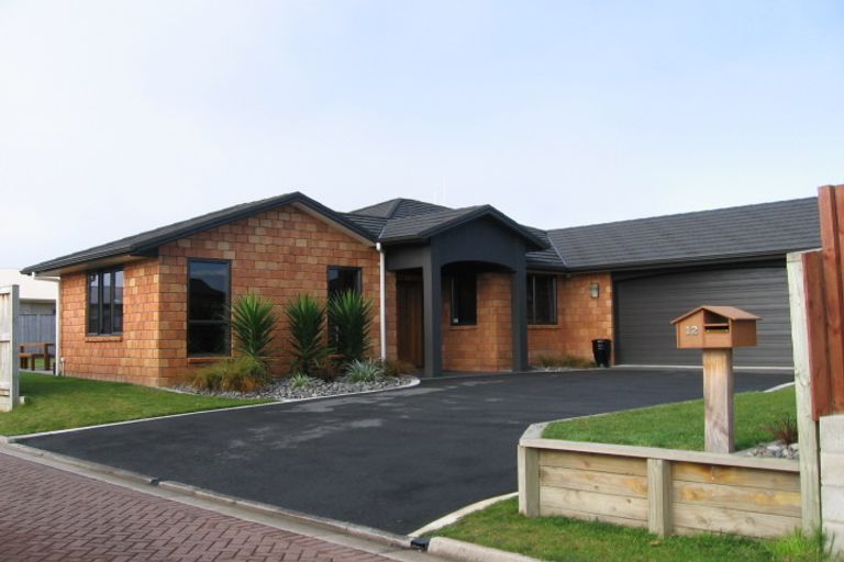 Photo of property in 12 Maccallum Court, Rototuna, Hamilton, 3210