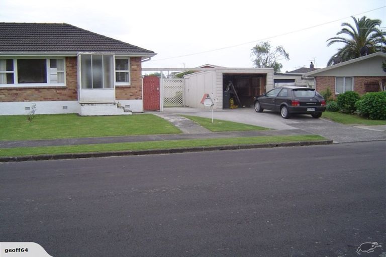 Photo of property in 2 Holden Place, Manukau, Auckland, 2025
