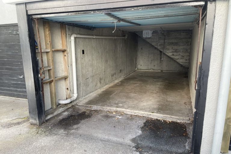 Photo of property in 19/10 Pitarua Street, Thorndon, Wellington, 6011