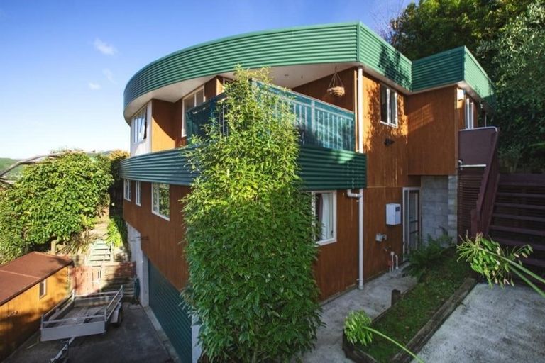 Photo of property in 8a Cullen Place, Tawa, Wellington, 5028