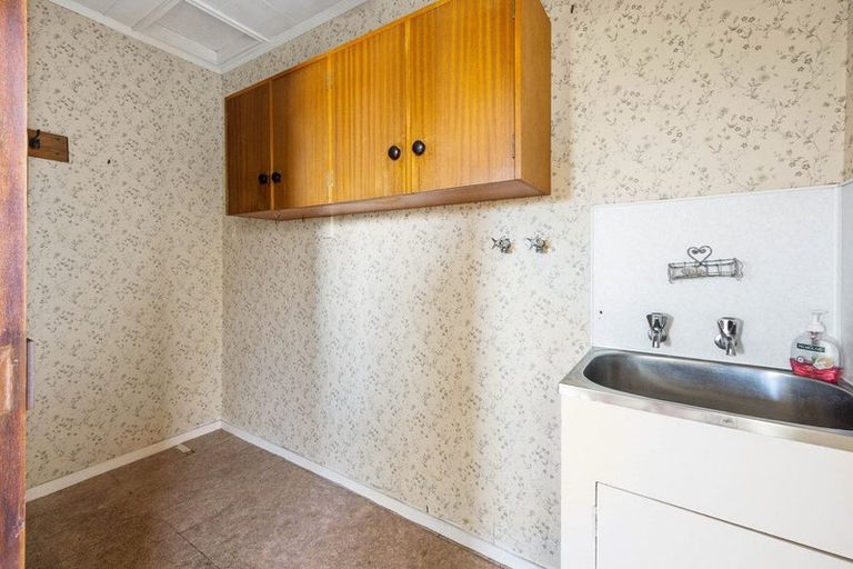 Photo of property in 27 Davidson Street, Hawera, 4610