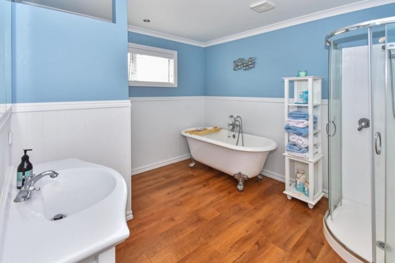 Photo of property in 9 Fountain Avenue, Karaka, Papakura, 2113