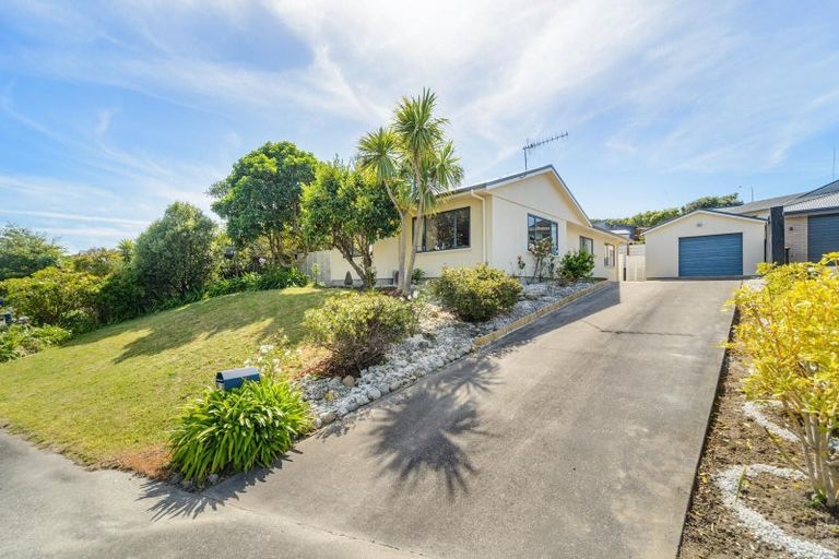 Photo of property in 37 Dahlstrom Grove, Kelvin Grove, Palmerston North, 4414