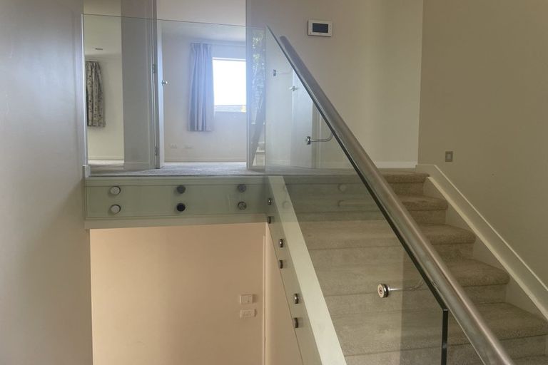 Photo of property in 25a Schnapper Rock Road, Greenhithe, Auckland, 0632