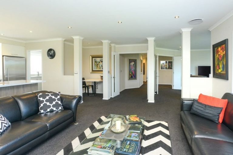 Photo of property in 1 Whakatomo Place, Havelock North, 4130