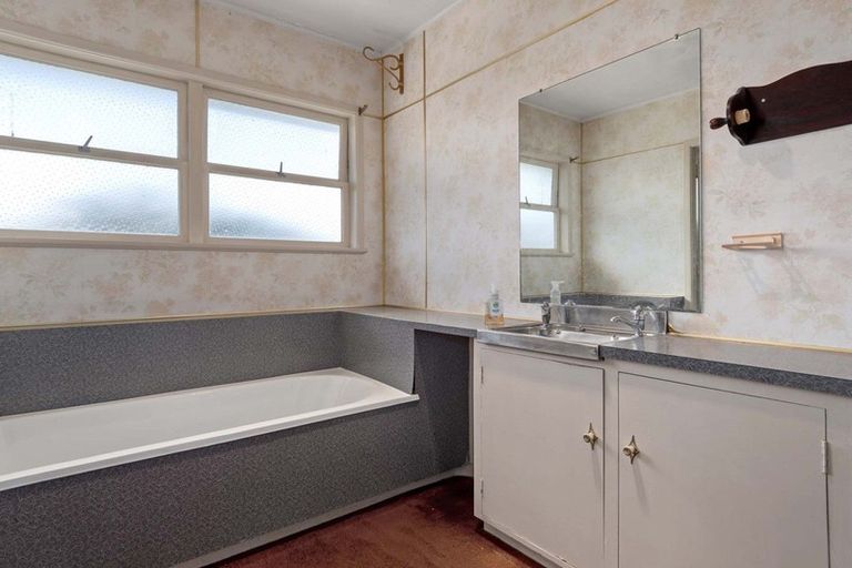 Photo of property in 82 Harbour Drive, Otumoetai, Tauranga, 3110