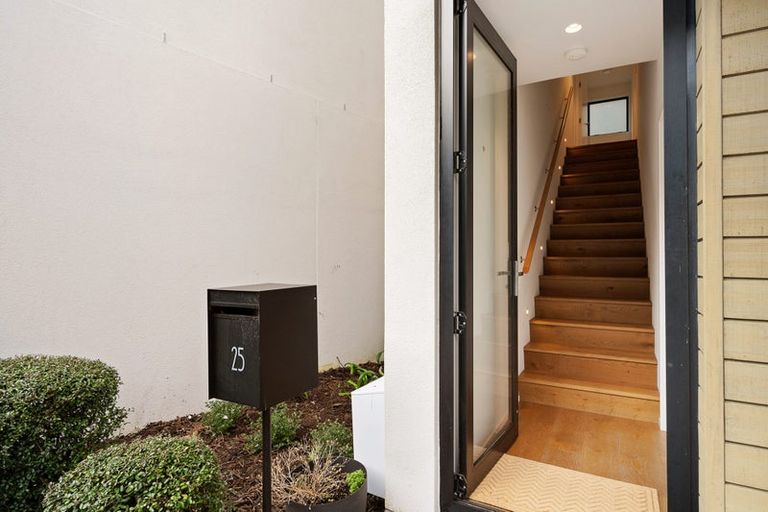Photo of property in 25 Erica Pabst Way, Island Bay, Wellington, 6023